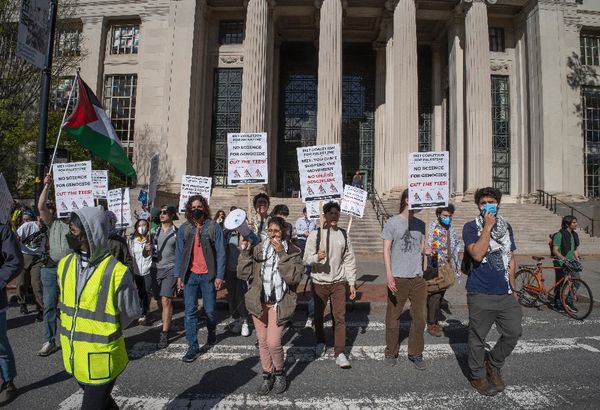 Multiple arrests as U.S. police clear MIT, UPenn Gaza protests