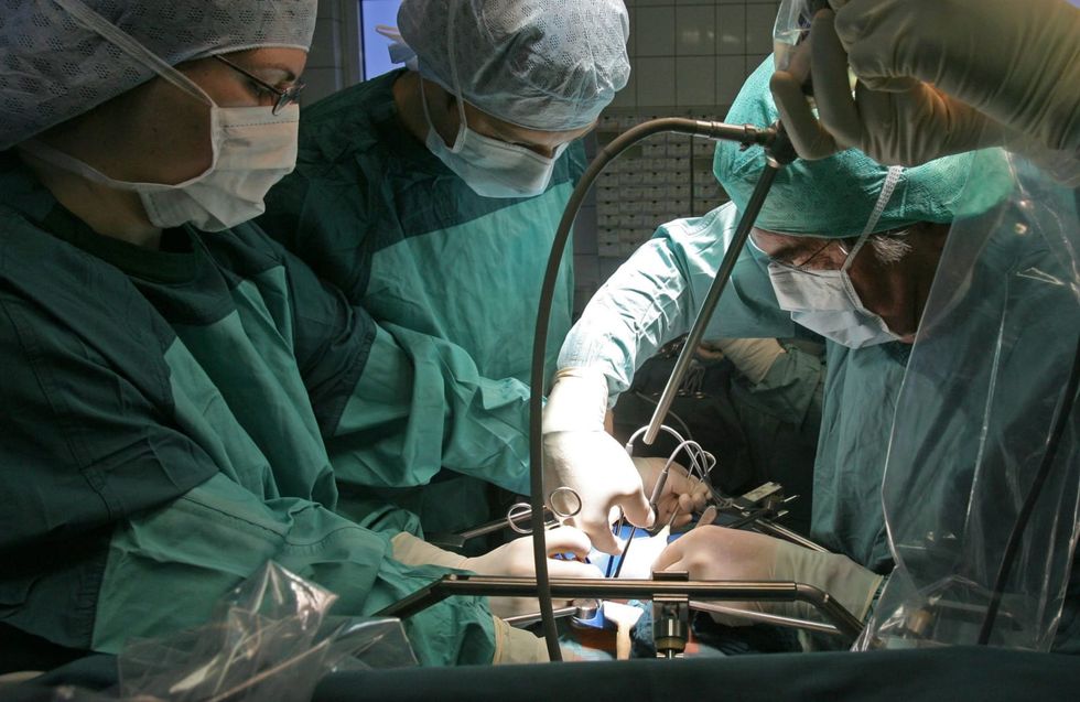 U.S. man who received first-ever modified pig kidney transplant dies