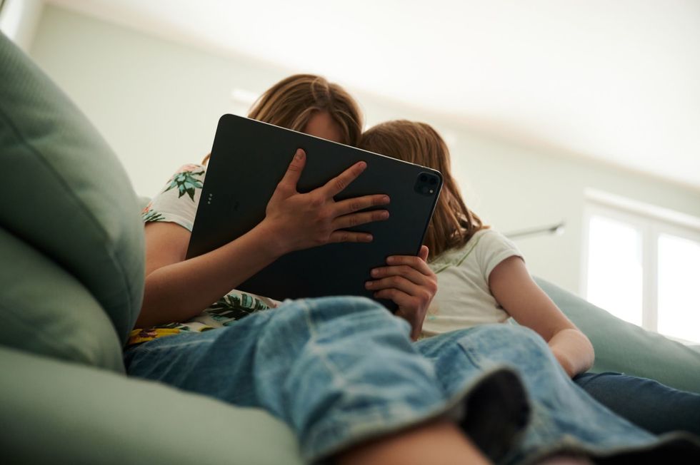 Streaming app ads linked to increased junk food consumption by teens