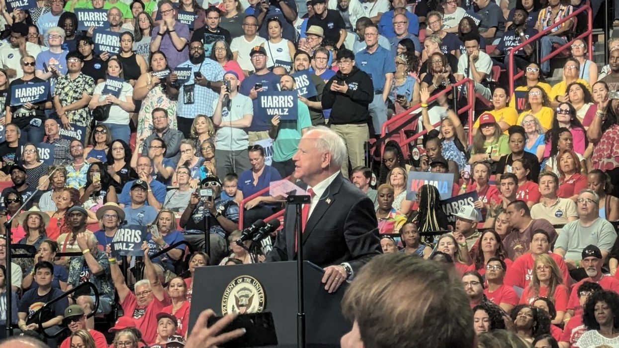 12,000 pack Vegas arena as Harris-Walz ticket makes Nevada debut