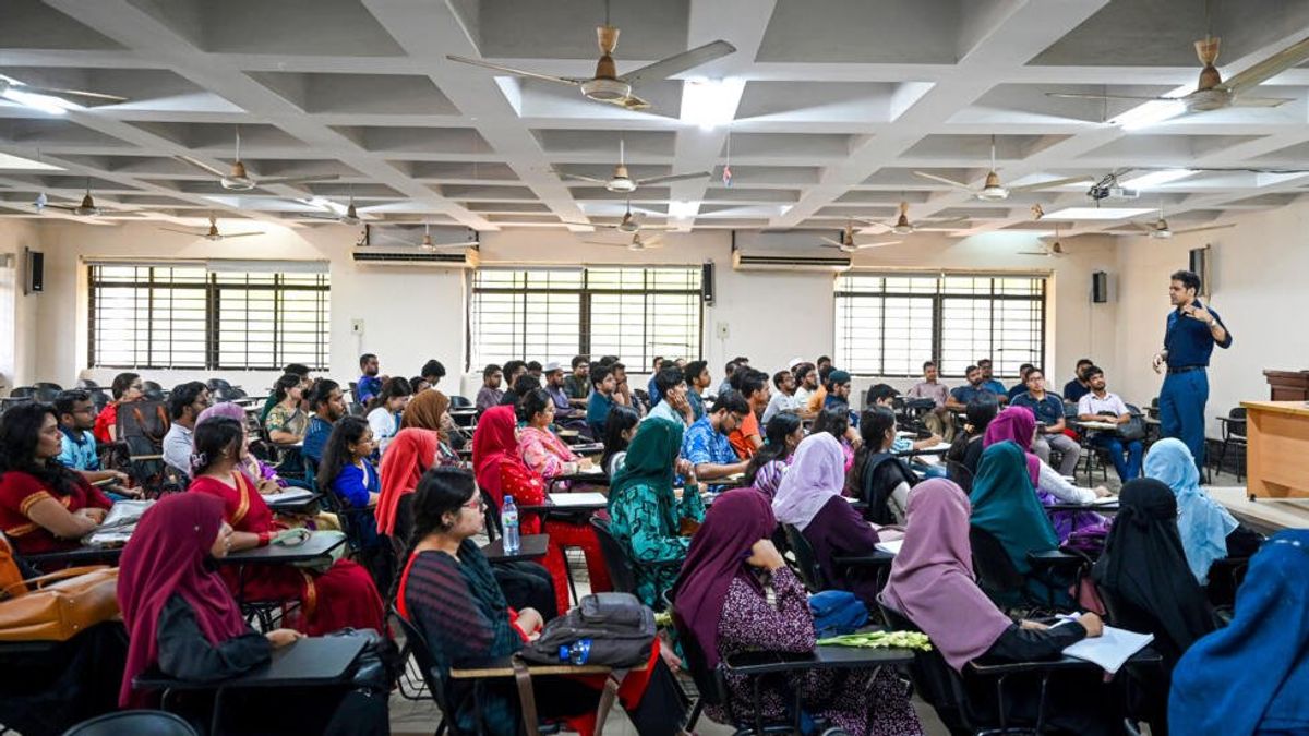 Classes resume at Bangladesh university at heart of protests