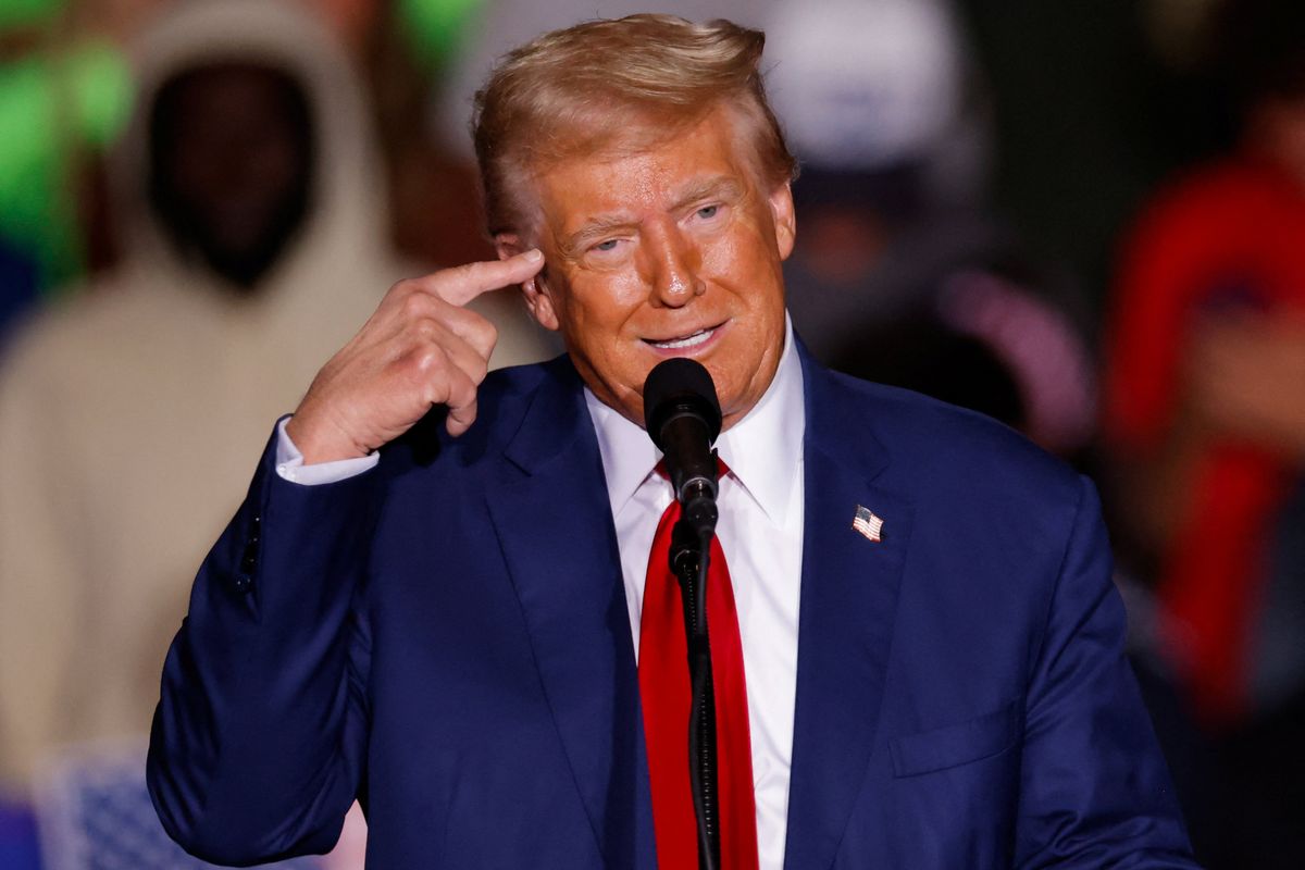 Trump's team is laughing at an indicted Democrat who might be angling for a pardon: report