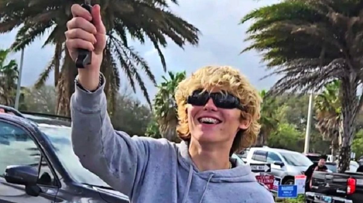 Machete-wielding MAGA fan arrested for intimidating Dem voters