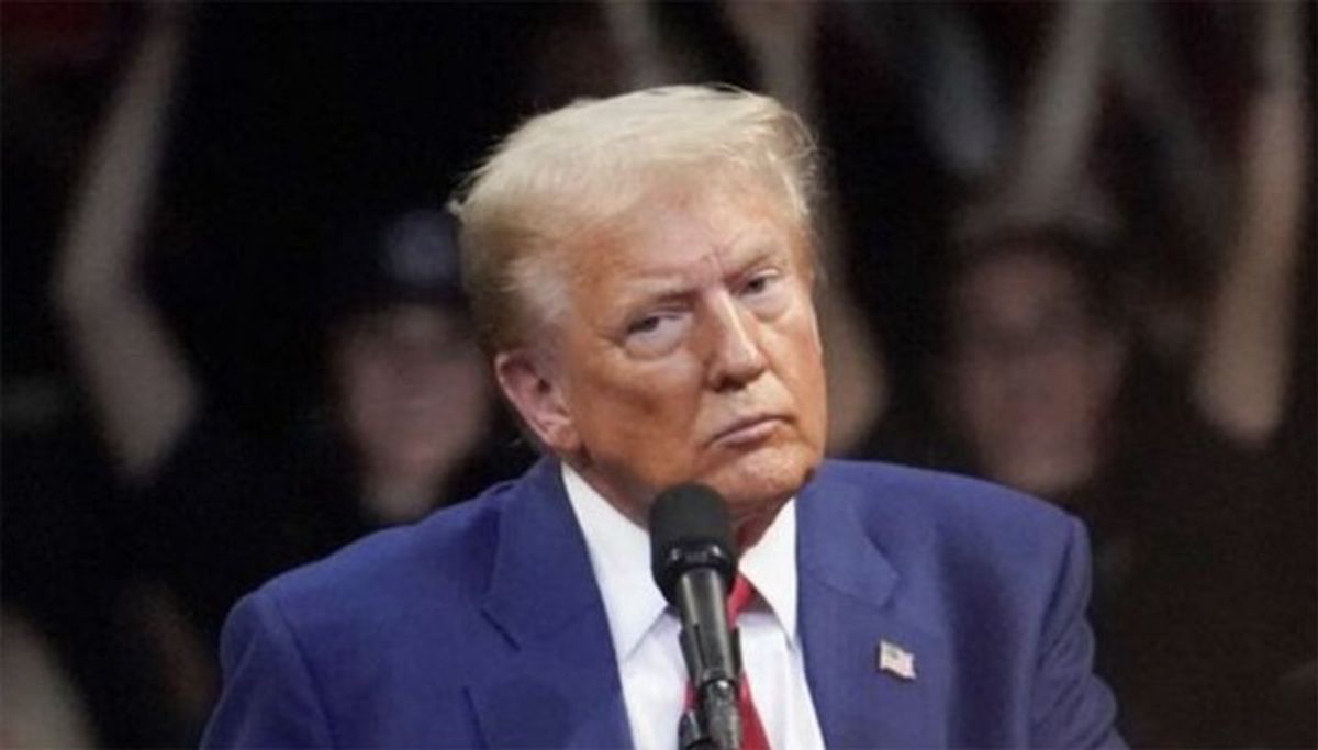 Trump has the country swamped in 'ludicrous dysfunction' before being sworn in: analyst