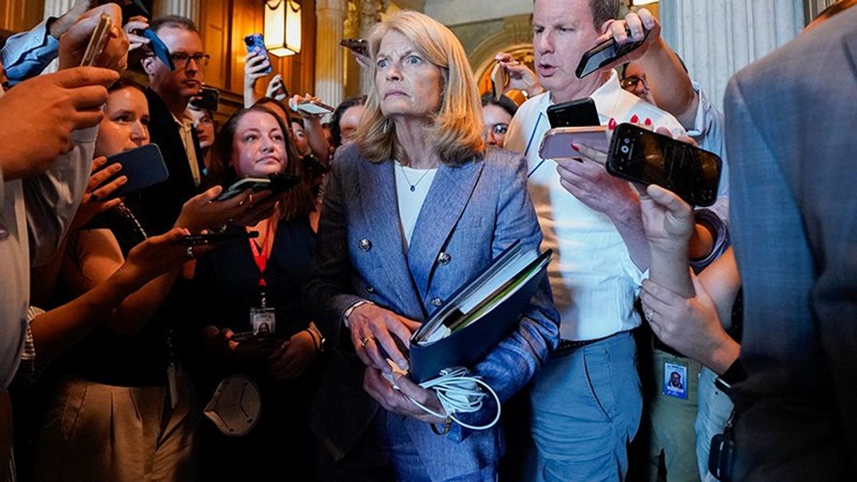 'Swamp politics': Murkowski called out by ex-RNC spokesperson for bill betrayal