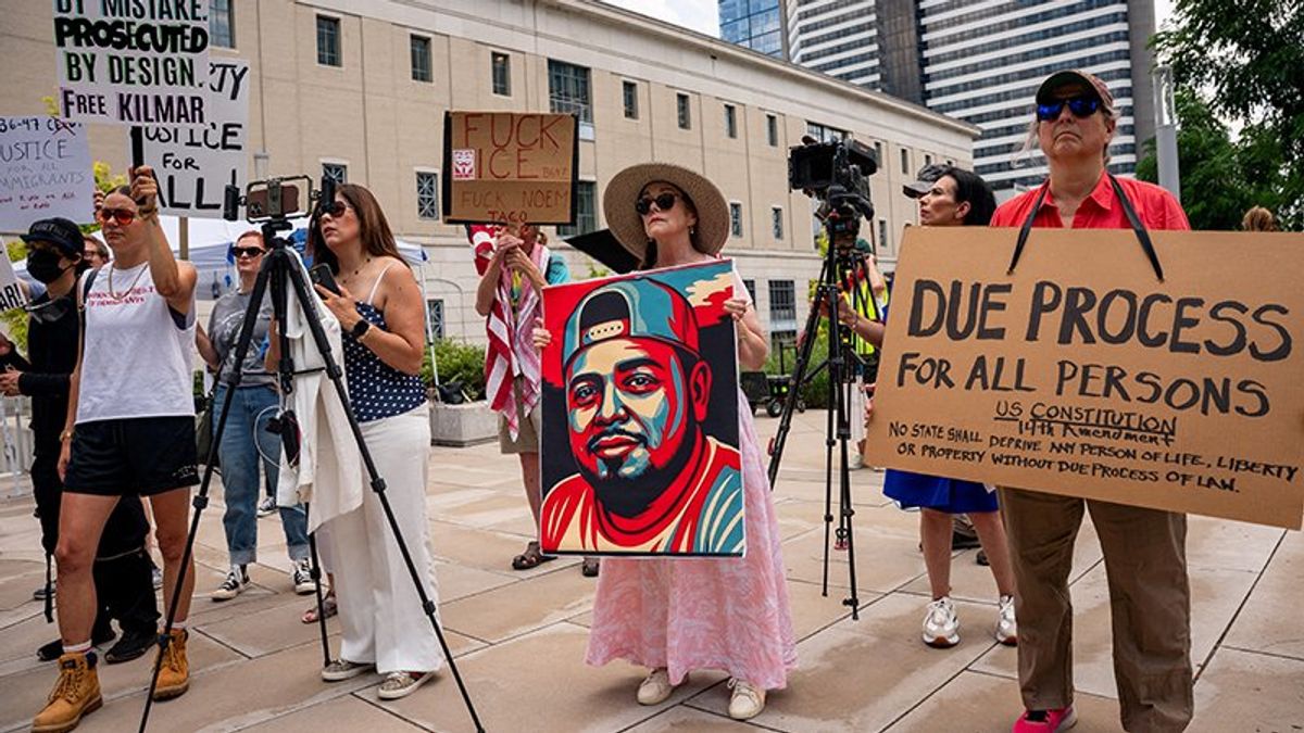 Judge in Ábrego García case signals DOJ failed to prove he's dangerous