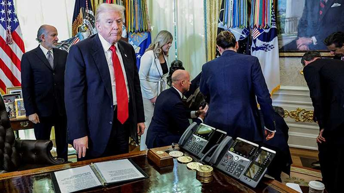 'That guy doesn't care': MSNBC host calls out Trump's indifference after executive faints