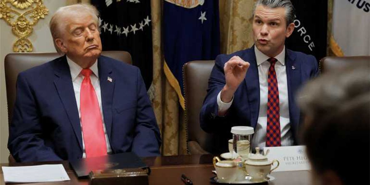 Trump's 'childlike grifter' inner circle is putting the US at risk: military expert