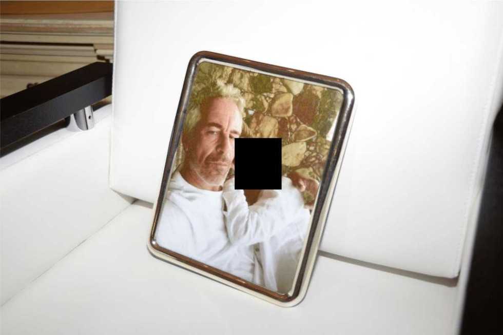 Bombshell email claims Jeffrey Epstein fathered secret child 15 years ago