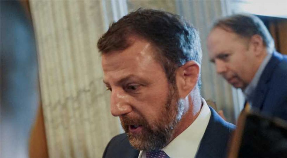 Η νέα επιλογή του Τραμπ για το DHS «μπαίνει σε μια καταιγίδα» καθώς το MAGA «διασπάται» για τη μετανάστευση: Politico