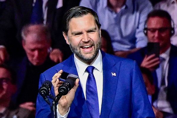 JD Vance flubs as he puts Trump on speakerphone — without his knowledge: 'I'm just ...uh'