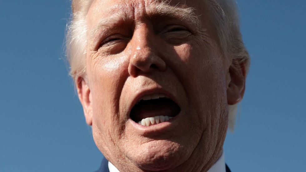 'Laudă fie lui Allah!' Trump laudă din nou 'Allah' într-o tiradă panicată despre războiul cu Iran