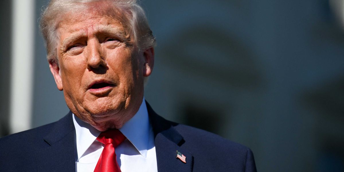 Trump ignores grilling on price of gas by bragging about strength of market— before war