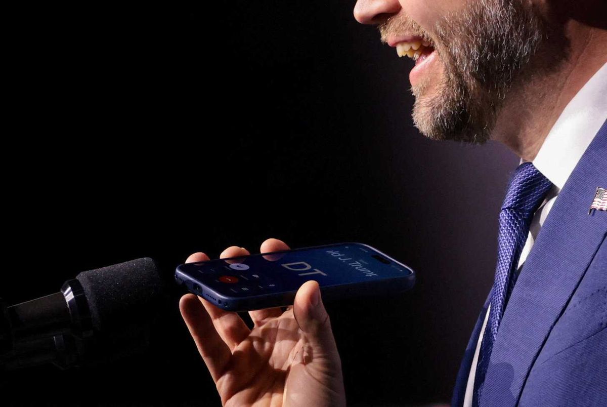 White House insider admits Trump is 'imploding' — and he's taking JD Vance 'down with him'