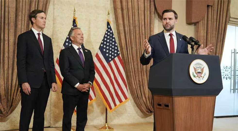 Veteran diplomats stick a knife in Kushner and Witkoff negotiations: 'They get an F'