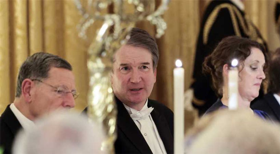 Alarm as Supreme Court right-wingers seen at Trump's White House dinner