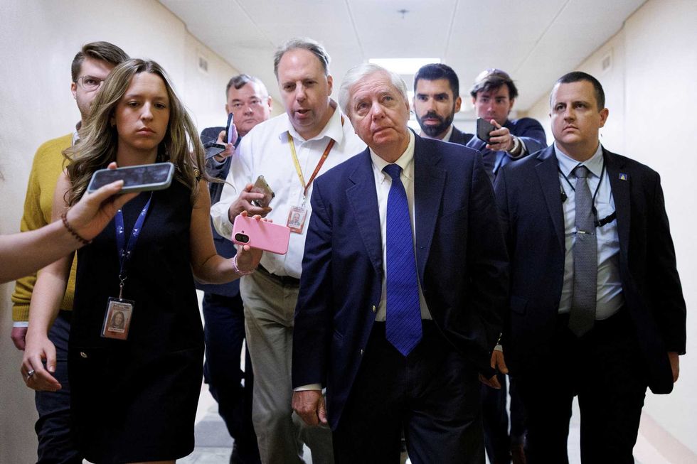 Lindsey Graham turns heads with perplexing remark as Trump weighs peace deal