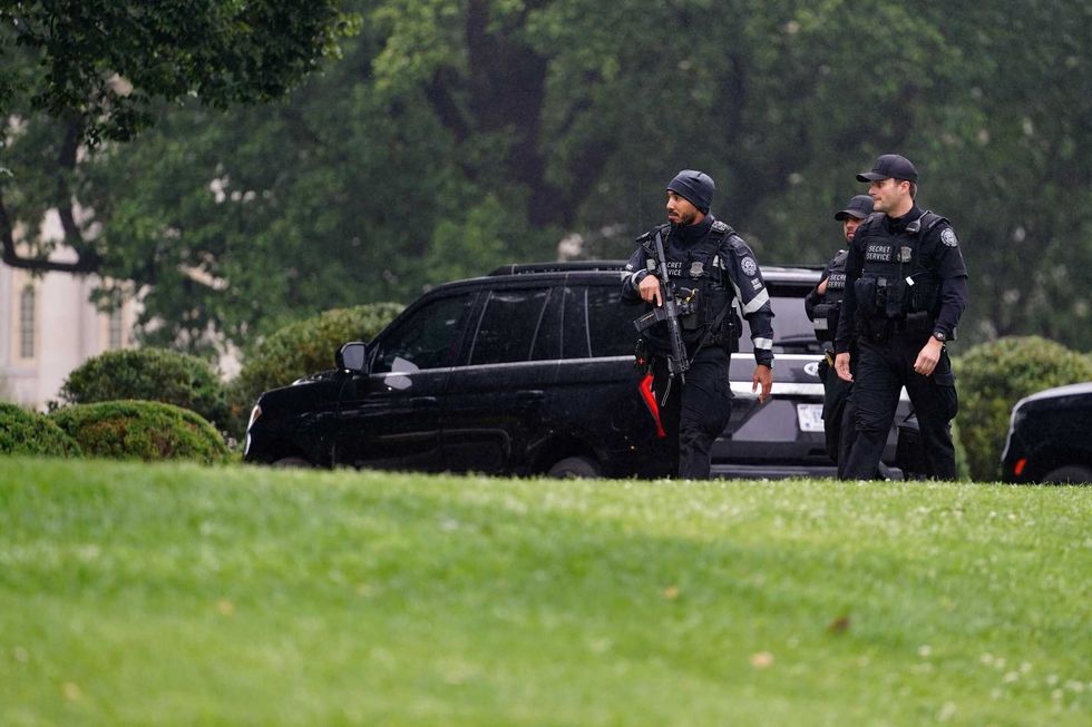 White House shooter dead, bystander shot