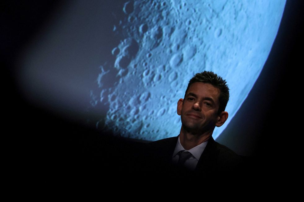 Trump’s moon mission crumbles as ‘massive blow’ almost 'surely' to push project past term