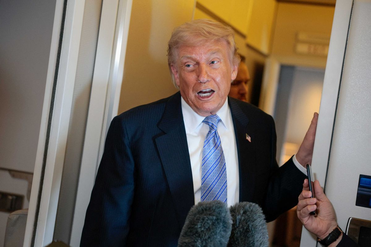 Trump blurts out poorly timed falsehood to sugarcoat dire economic squeeze