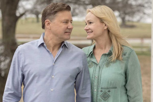 GOP candidate's wife tearfully apologizes for donating to Biden: 'Just heartbreaking'