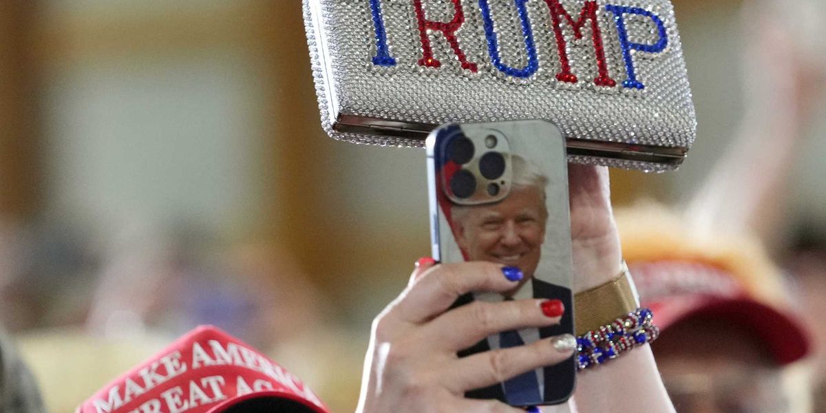 MAGA does backflips over potential jailing of Dem governor: 'Lock them up!'