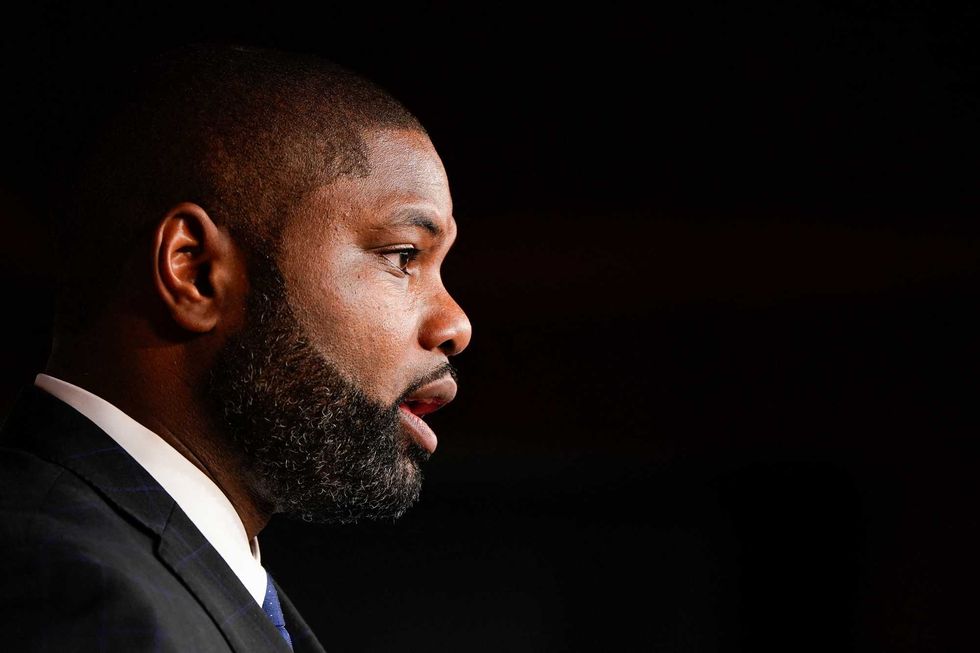 GOP candidate ridiculed for pushing literacy – in front of podium with spelling error