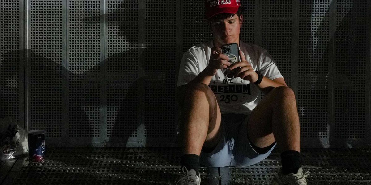 Trump's long con on his drooling MAGA base came into focus right before America 250