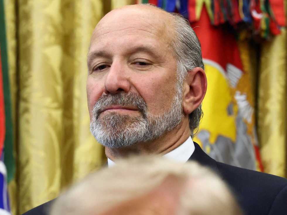Raised eyebrows as banker who outed Howard Lutnick’s Epstein ties dies by suicide