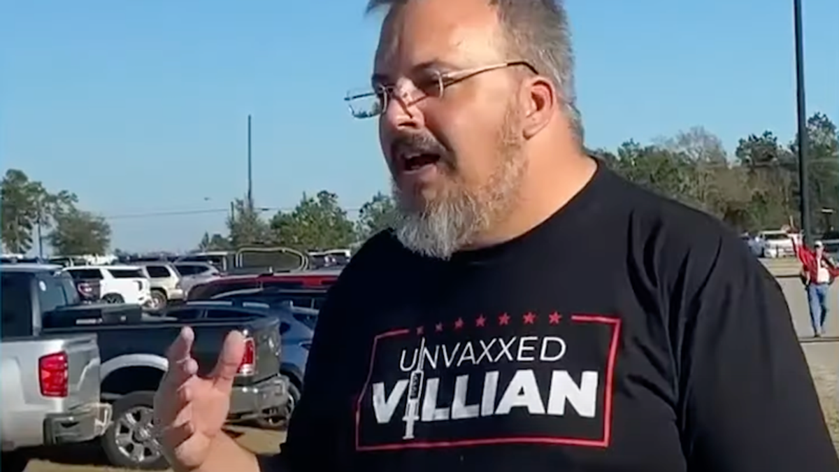 WATCH: Trump supporter claims he knew his T-shirt was misspelled but wore it to MAGA rally anyway