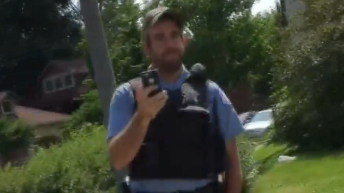 Chicago cop who threatened Black man in viral video is stripped of police powers