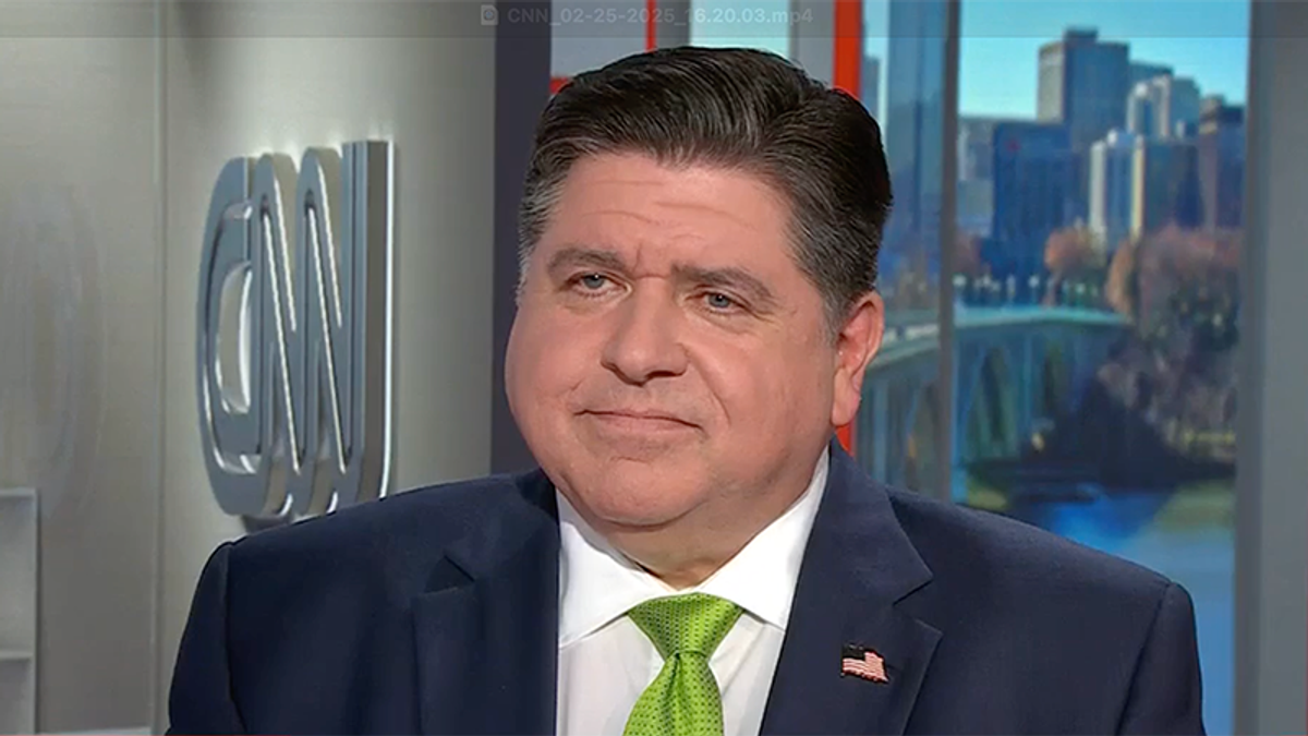 'People need to wake up': Governor decries looming 'death of the Constitutional republic'