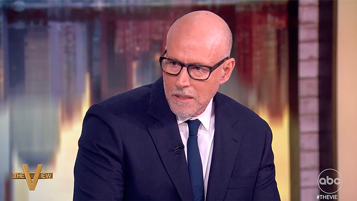 'Stupid': Expert thinks Trump is 'blackout drunk' at the wheel of the U.S. economy
