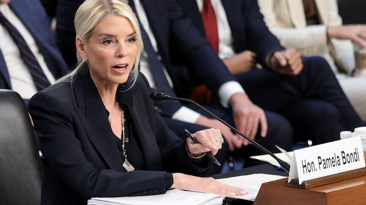 'This is worse': Ex-prosecutor shames Bondi for performative stunts in Senate hearing
