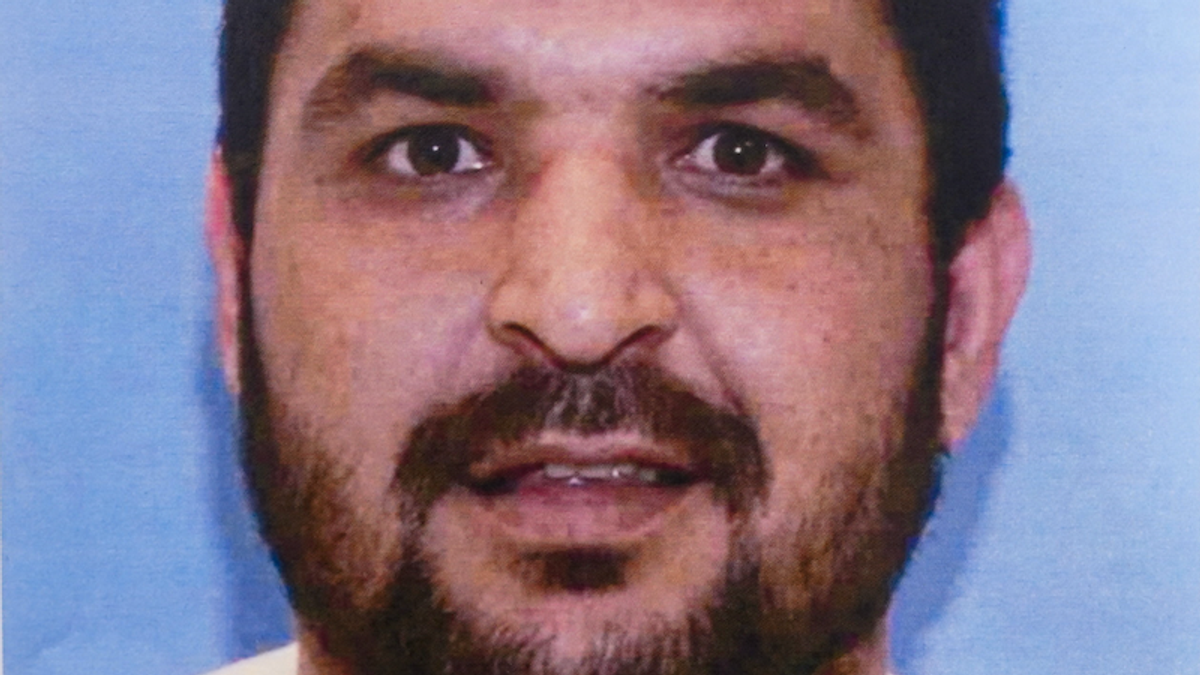 Pair of experts knock down 'farcical' Trump administration dodge about DC gunman