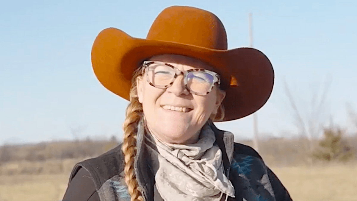 Trump-voting Iowa farmer tells CNN Dems may be winning her over