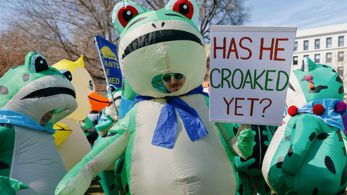 No Kings protesters having 'fun' trolling Trump has GOP 'sweating bullets': MS NOW panel