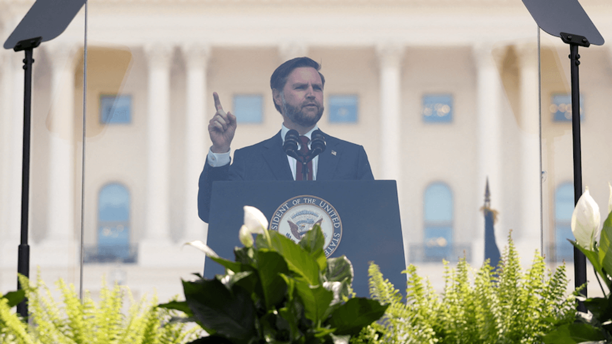 'Almost feel sorry for him': Onlookers cringe at JD Vance's 'please clap' moment
