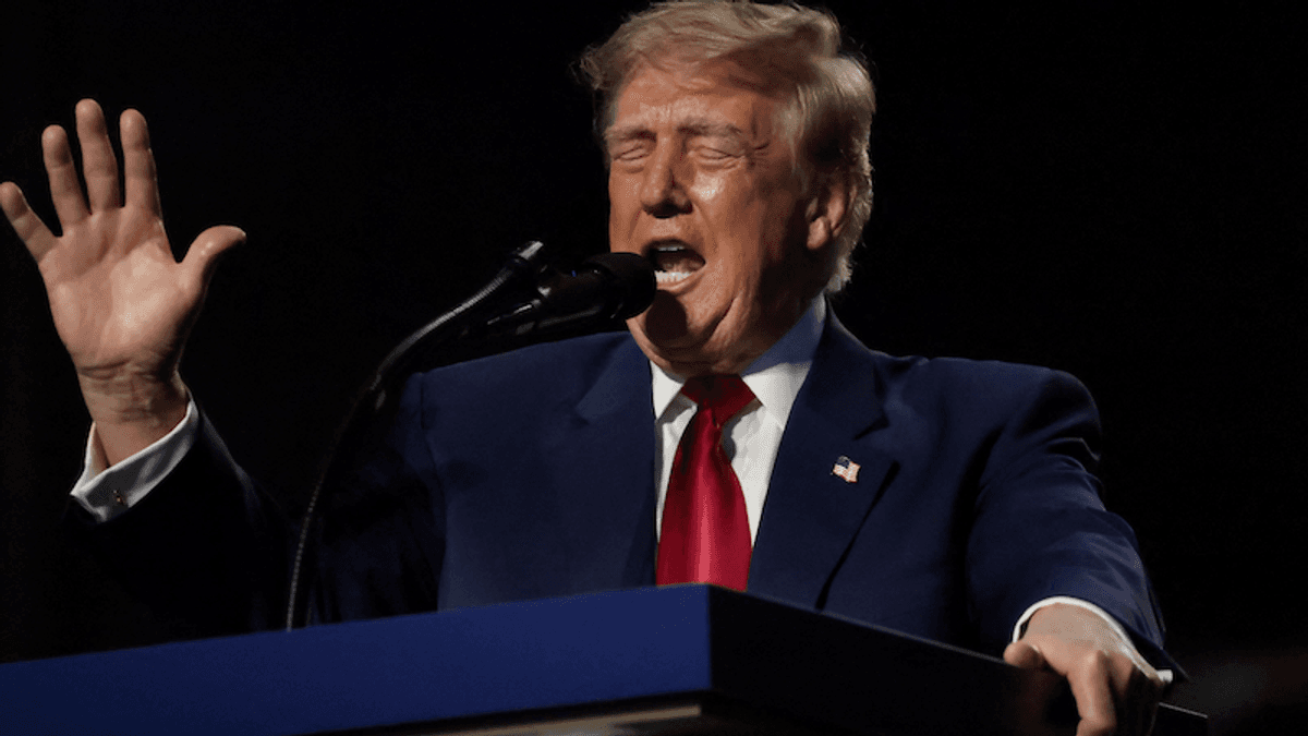 'Can't beat the cult allegations': Shock as Trump leads followers in self-centered pledge