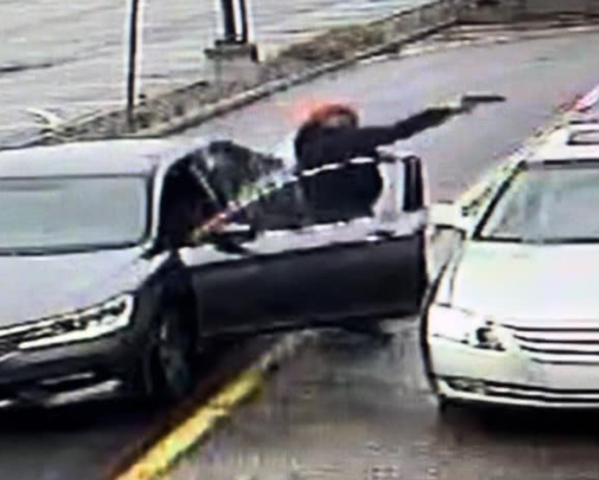 Burger King diner pulls gun on worker because he didn't believe food was so cheap: report