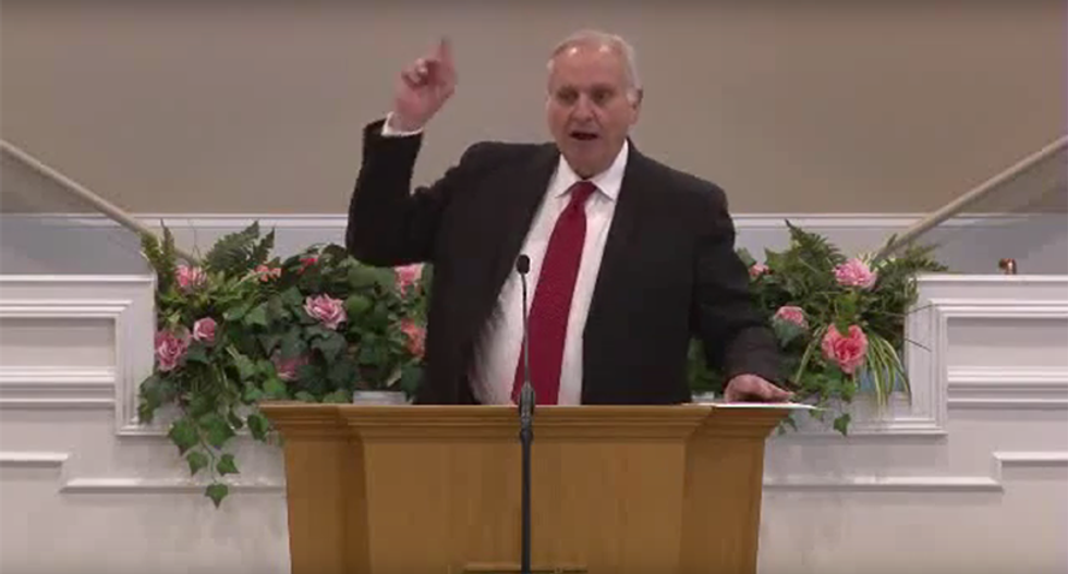 Tennessee pastor claims all scientists are abandoning evolution for UFOs and aliens which is God