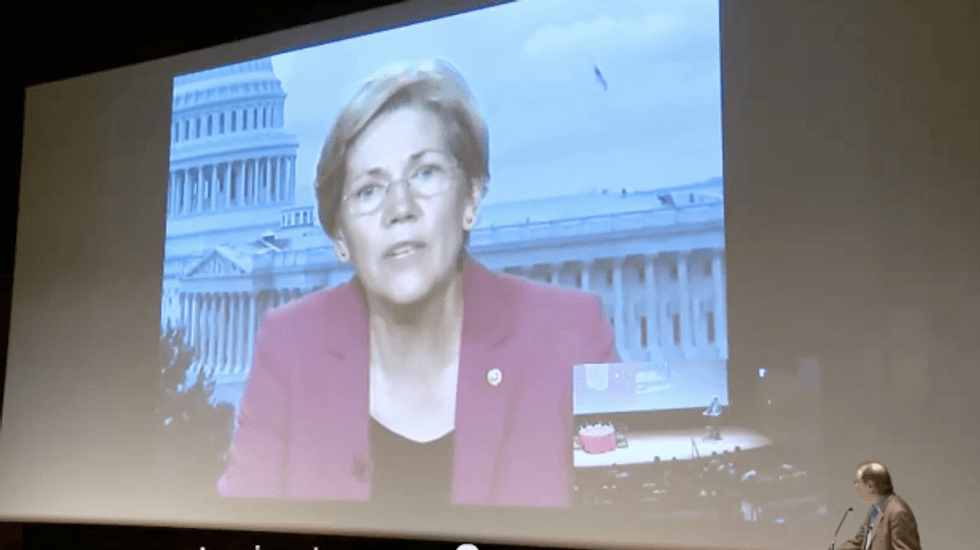 Elizabeth Warren compares compromise on government shutdown to negotiating with hostage takers
