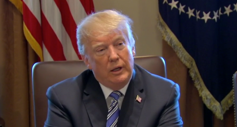 Democratic Senator argues Trump's defenders are panicking: 'They feel the noose closing'
