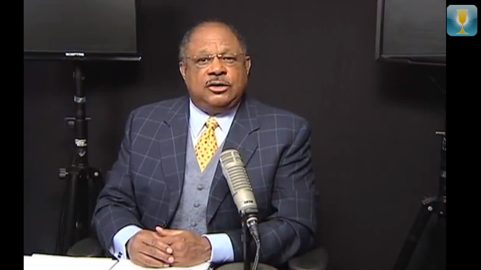 Birther preacher claims Obama had mother of his 'love child' killed outside White House
