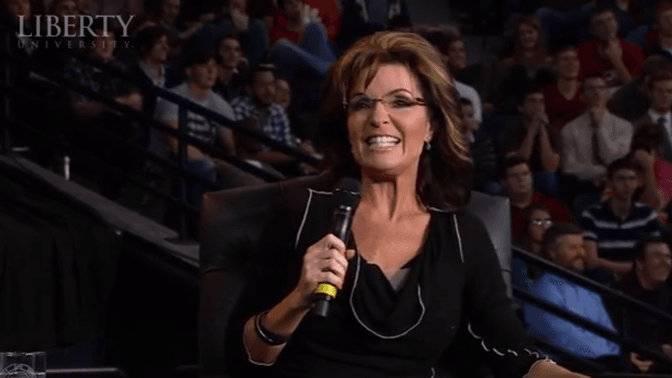 Sarah Palin delivers 'bizarro' speech to Iowa Freedom Summit and Twitter users react hilariously