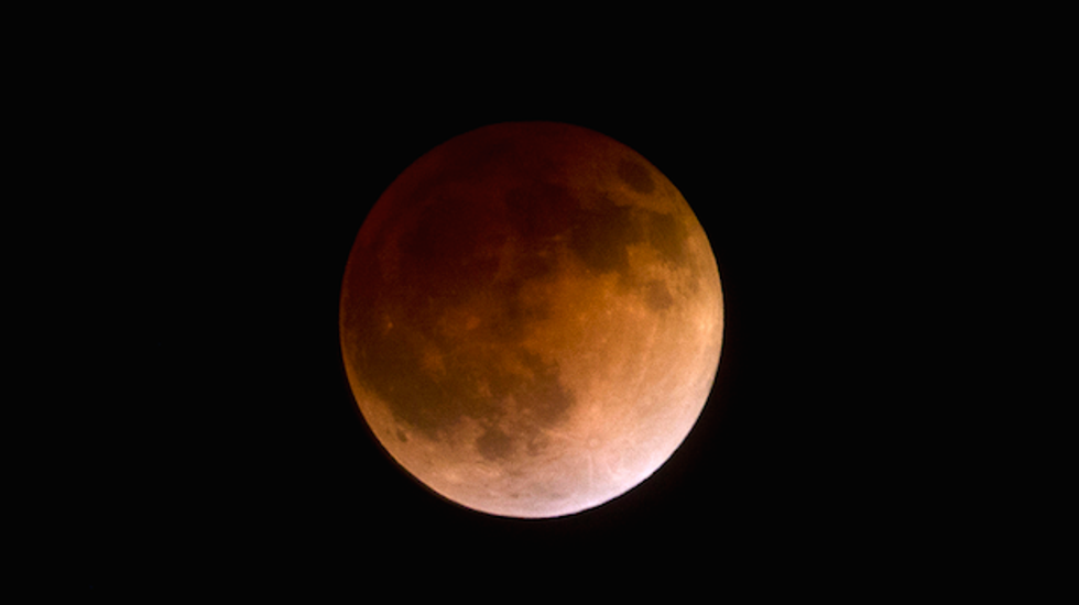 Tidal power: Energy companies want to harness the power of Earth's moon