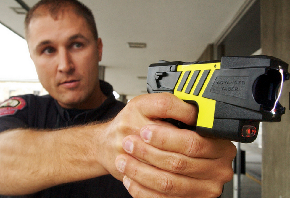 11-year-old girl hospitalized after getting Tased by Cincinnati cop who allegedly caught her shoplifting