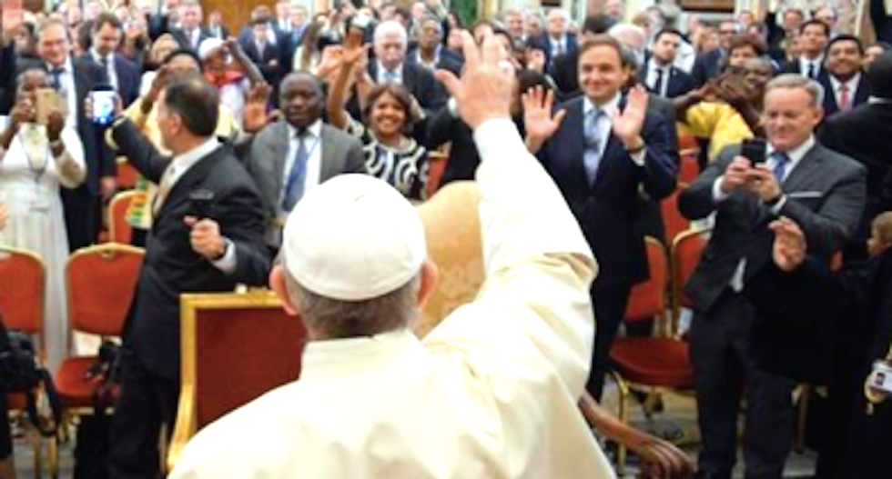 Sean Spicer finally gets to meet Pope Francis after Trump snub