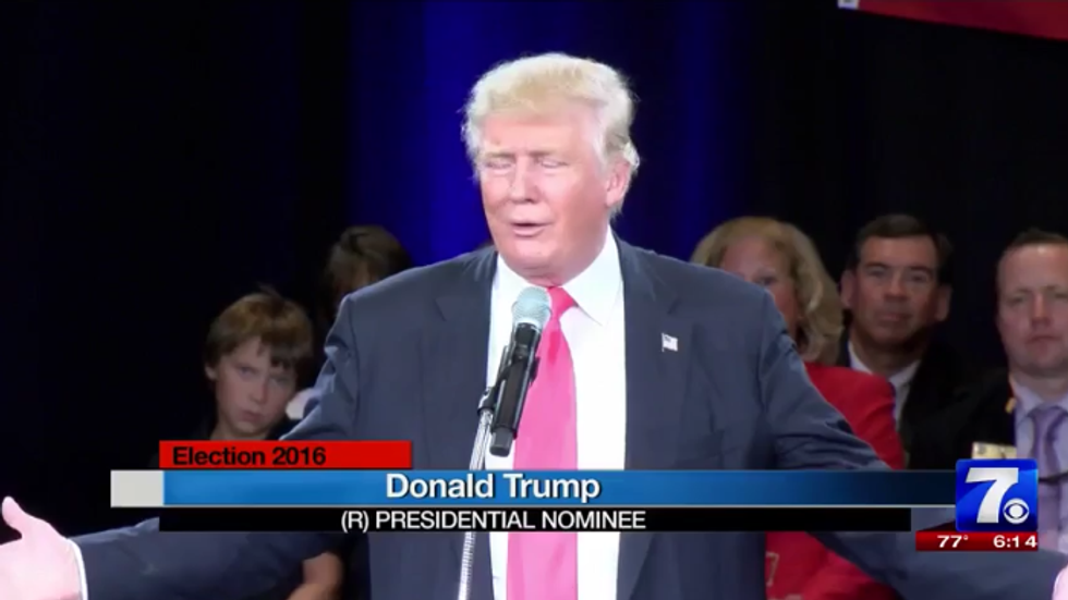 Trump whines about hotel's air conditioning at campaign event -- and threatens to not pay them
