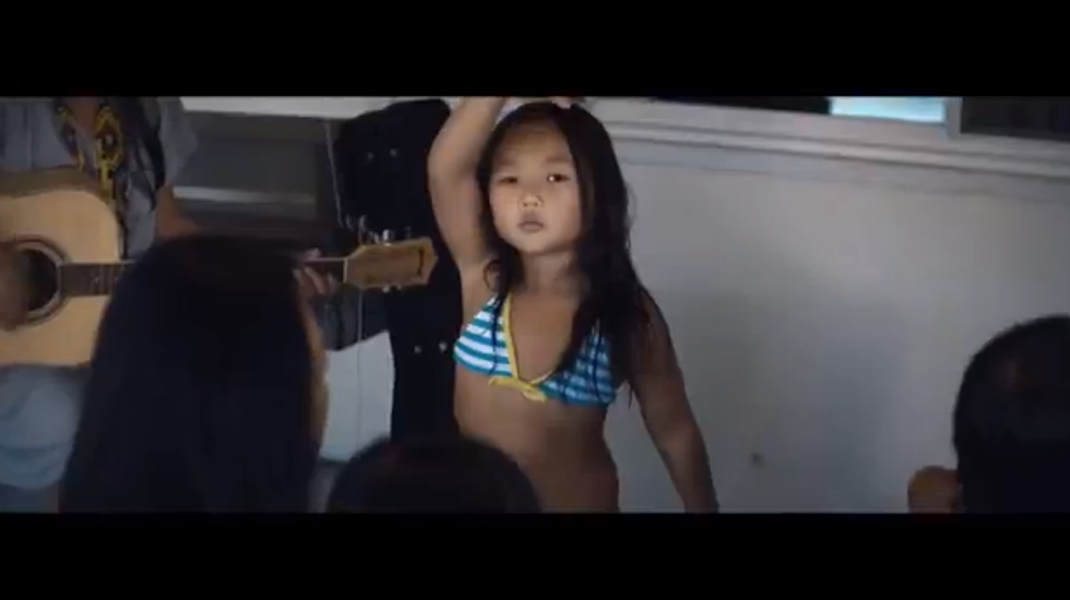 Coke commercial angers Twitter racists: 'Speak American' because 'your in America'